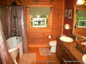 House | Bathroom - Lodge at Riversound Apartment (Banner Elk)