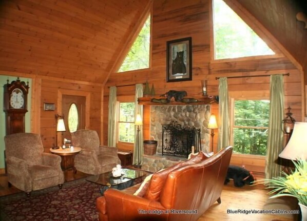 บ้านพัก | บริเวณนั่งเล่น | ทีวี, เตาผิง