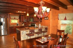 House - Lodge at Riversound Apartment (Banner Elk)
