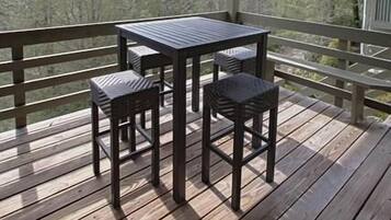 House | Outdoor dining