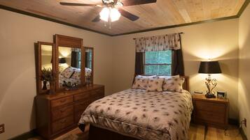 House | 3 bedrooms, iron/ironing board, free WiFi, bed sheets