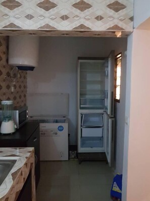 Deluxe Apartment, 2 Bedrooms | Private kitchen