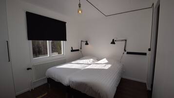 Premium bedding, free WiFi