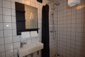 Bathroom - Vänern Property apartments (Grums)
