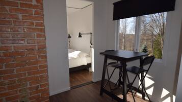 Business Apartment, 1 Bedroom | Living room | Smart TV
