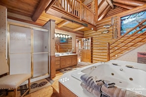Luxury Cabin, 1 King Bed, Jetted Tub, Hill View (The Mountaineer) | Bathroom | Hair dryer, towels, soap, shampoo - Cinnamon Valley Resort (Eureka Springs)