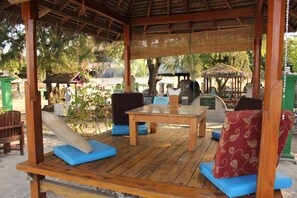 Breakfast area - Melati Cottage (Gili Trawangan)