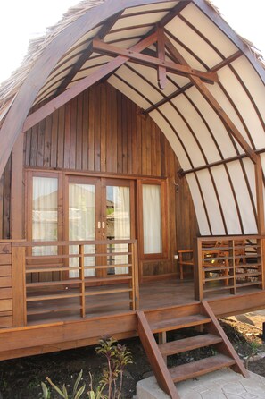 Desk, rollaway beds, free WiFi, bed sheets - Melati Cottage (Gili Trawangan)