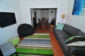 TV, DVD player, books, stereo