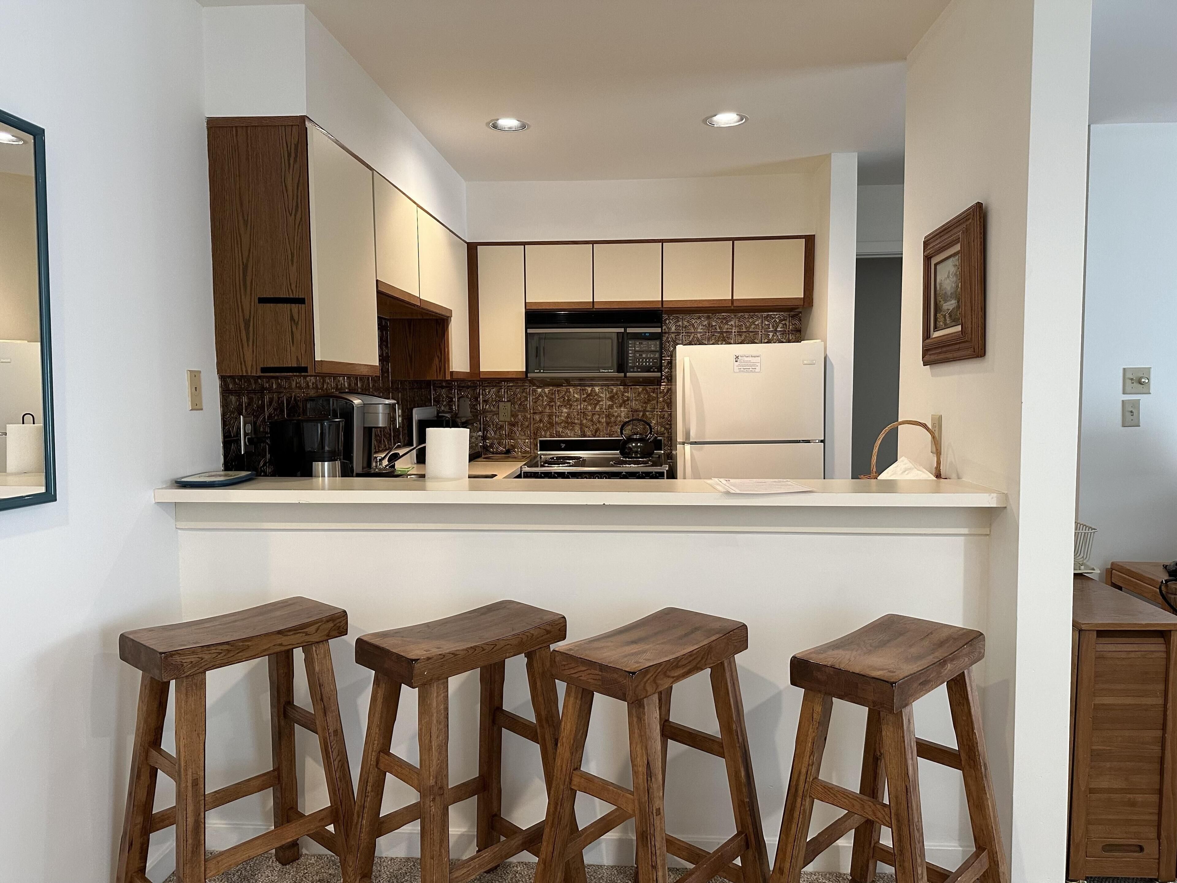 Mount Snow Condo at Snow Mountain Village; Great Views, Free shuttle, Pool.