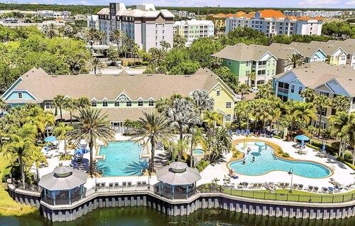 Clean, Comfortable, Family Friendly Condo, EXCELLENT Location! Mins to DISNEY!! 