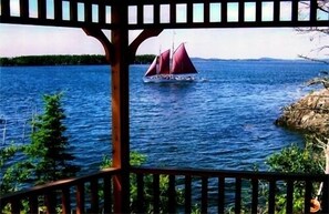 Property grounds - Secluded Oceanfrot cottage:Unbelievable oceanfront views-Screened in Gazebo (Wilsons Beach, Campobello Island)