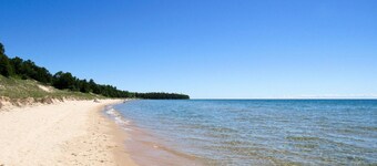 BEST LOCATION on the border of the Whitefish Dunes St Park - the Best Sand Beach