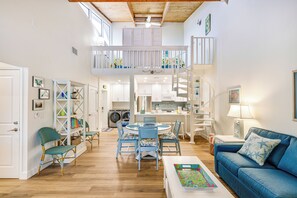 Smart TV - Villa Sanibel 1H, 2 Bedroom Plus Loft Condo, Very Close to Beach (Sanibel)