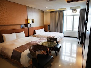 Standard Quadruple Room | Desk, free WiFi, bed sheets - Cherng Yuan Hotel (Yuchi)