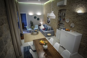 TV, DVD player, books, music library - A Palace from 1881, rebuilt in 2016 (Split)
