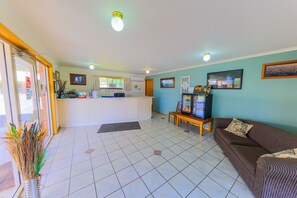 Reception - Country Roads Motor Inn Naracoorte (Naracoorte)