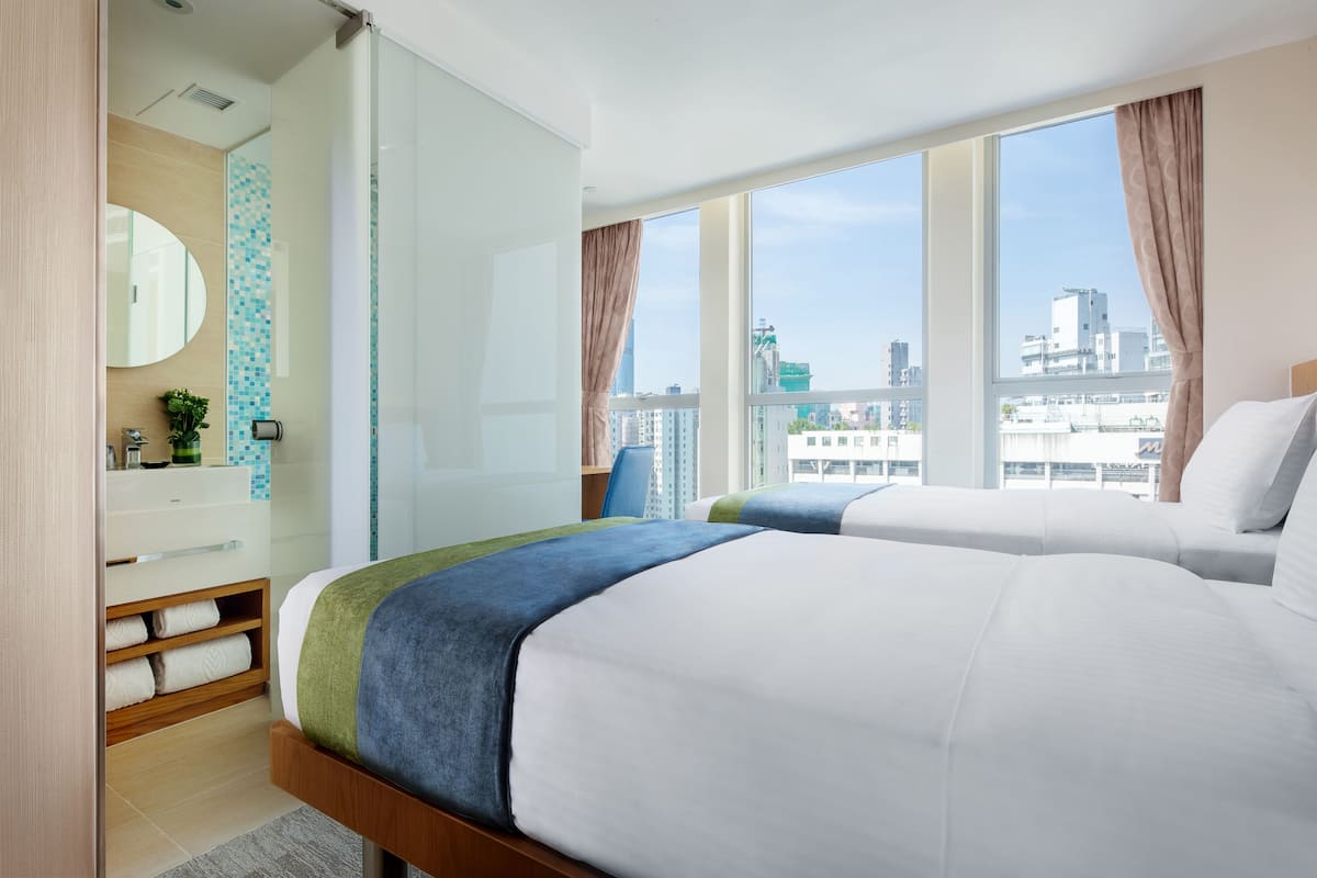 Deluxe Room (One registered guest must be female)