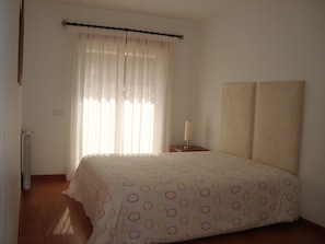 2 Schlafzimmer, Bügeleisen/Bügelbrett, Reisekinderbett, kostenloses WLAN