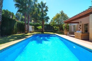 Pool - Large and comfortable villa  with private pool in Javea, Costa Blanca, Spain for 8 persons (Javea)