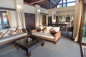 Comfort Villa, 4 Bedrooms | Living area - Baan Napa (Ko Pha-ngan)