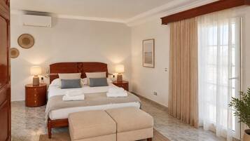 5 bedrooms, in-room safe, iron/ironing board, travel cot