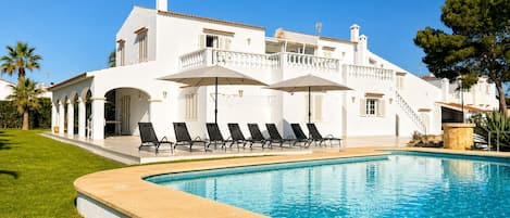 Piscina a l'aire lliure