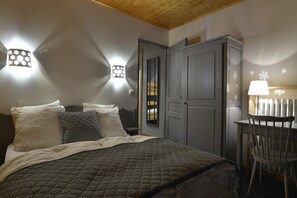 5 slaapkamers, een strijkplank/strijkijzer, reisbedje, gratis wifi