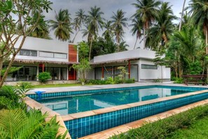 Five Bedrooms Private Pool Villa  | テラス / パティオ