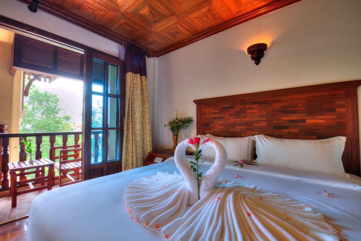 Premier Double or Twin Room, River View | Minibar, in-room safe, desk, iron/ironing board