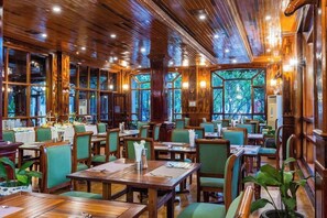 Breakfast, lunch, dinner served; local and international cuisine 
