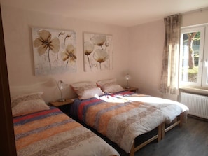 5 Schlafzimmer, Bügeleisen/Bügelbrett, Reisekinderbett, kostenloses WLAN