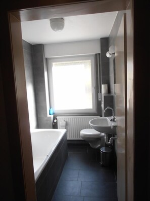 Duschwanne, Bidet