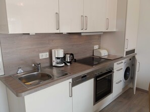 Kühlschrank, Ofen, Geschirrspüler, Toaster