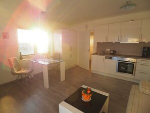 Køleskab, ovn, opvaskemaskine, brødrister