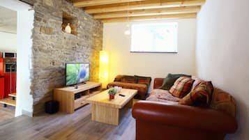 Fernseher, DVD-Player, Stereoanlage