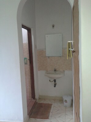 Douche, articles de toilette gratuits