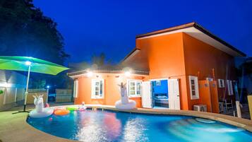 3-Bedroom House with Private Pool | Teres/patio