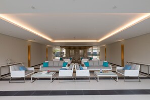 Lobby sitting area - Vacation Homes Ocean Apartment (Da Nang)