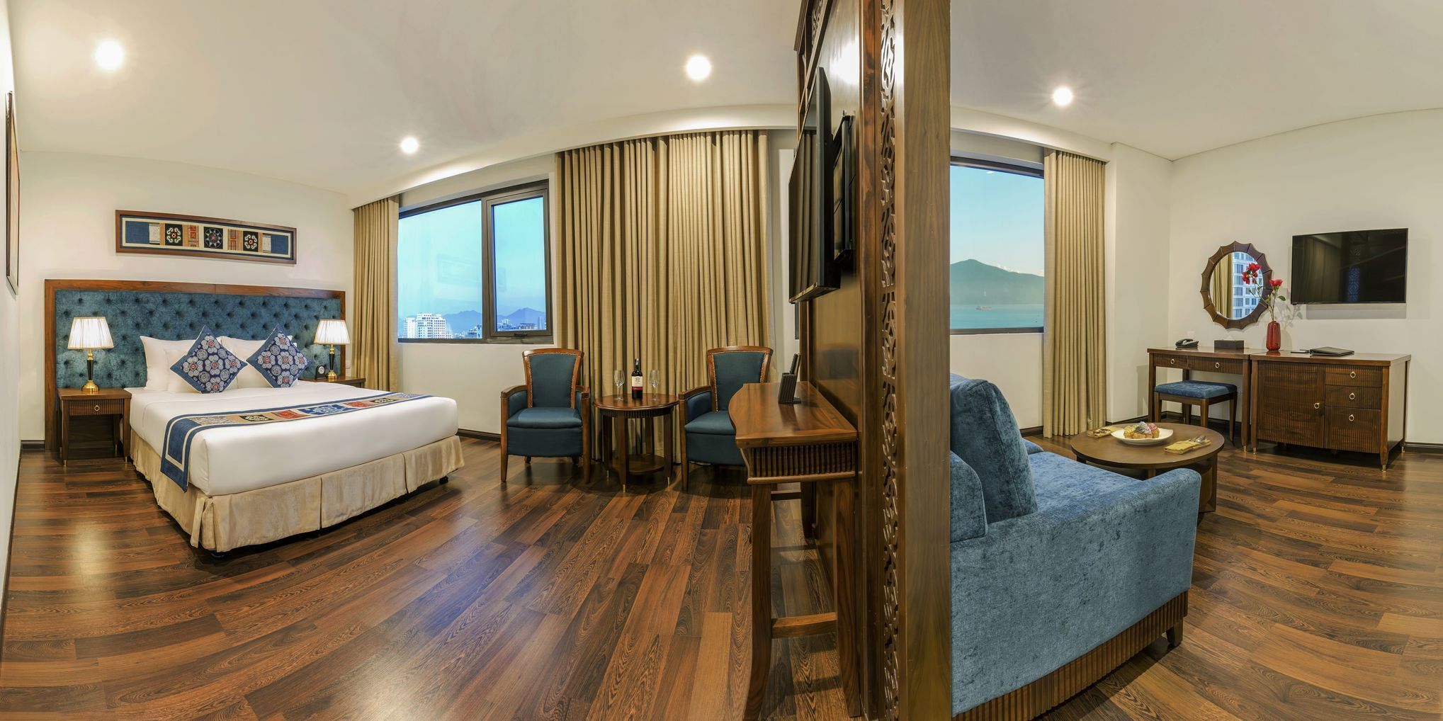 高档床上用品、迷你吧、客房内保险箱、遮光窗帘