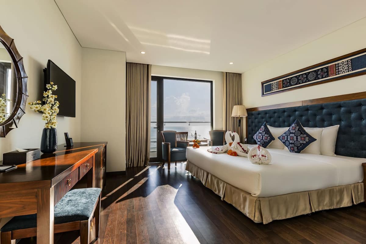 Premium bedding, minibar, in-room safe, blackout drapes