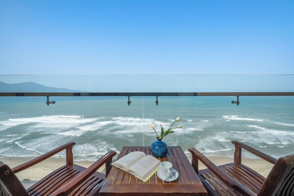 Executive Double Room, Balcony, Sea View | Premium bedding, minibar, in-room safe, blackout drapes - Balcona Hotel Da Nang (Da Nang)