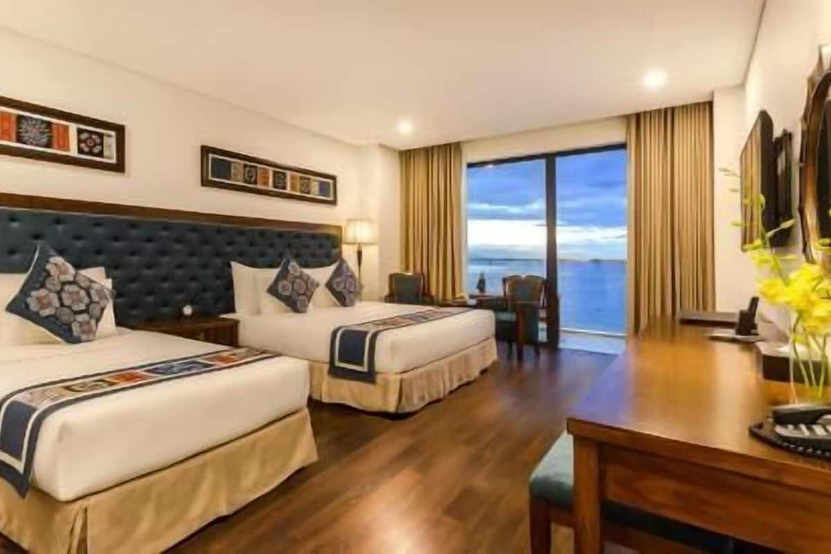 Premium bedding, minibar, in-room safe, blackout drapes