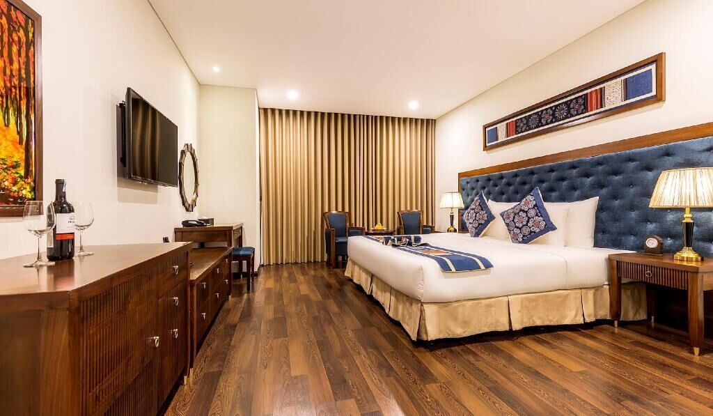 Premium bedding, minibar, in-room safe, blackout curtains