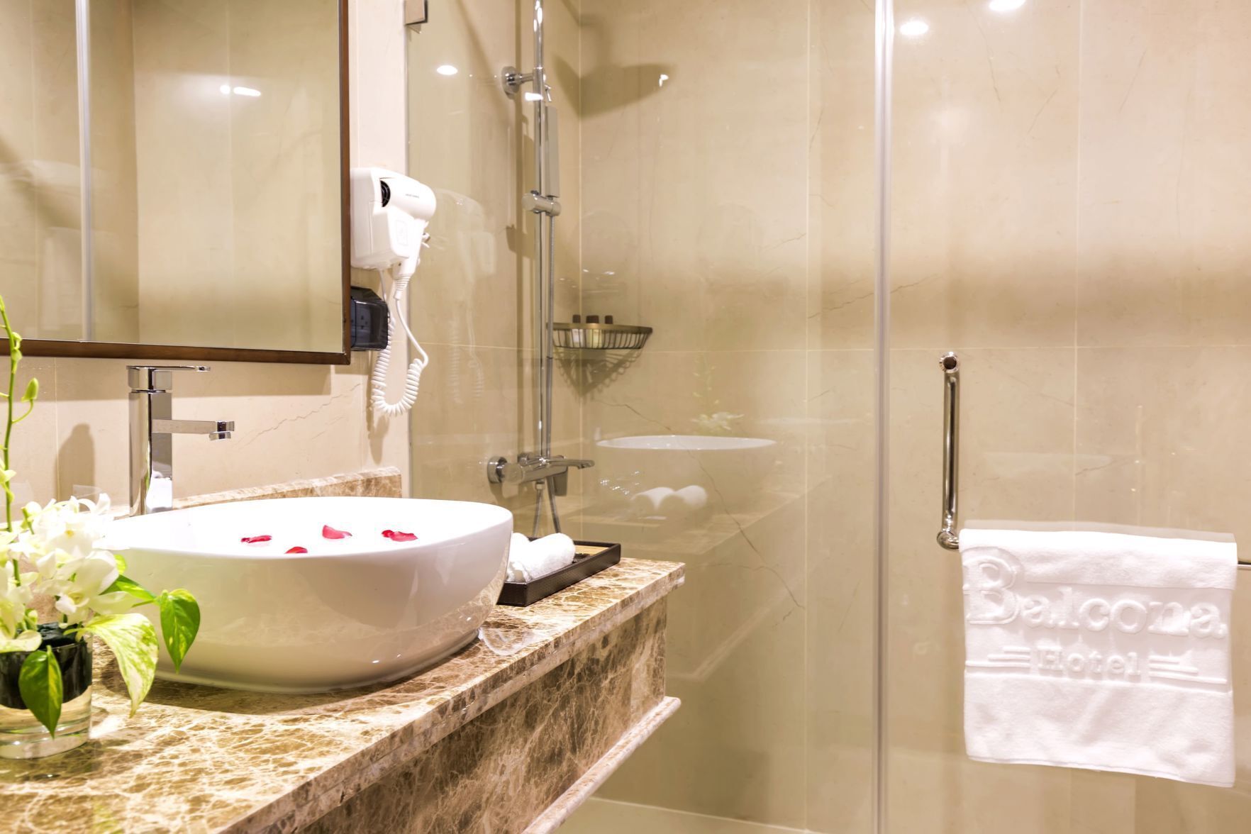 Bathroom | Free toiletries, hair dryer, slippers, towels