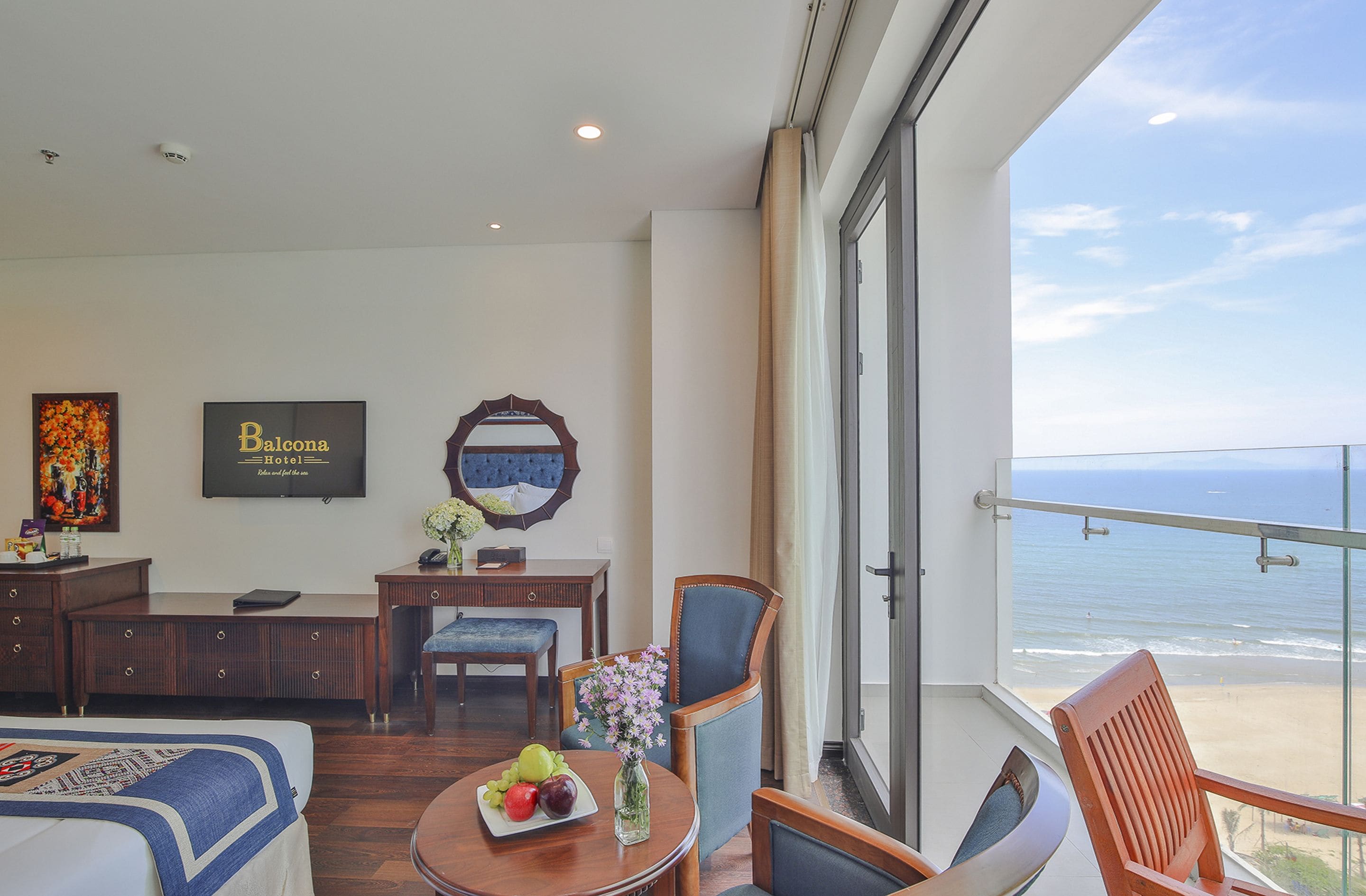 deluxe twin room, balcony, partial sea view | 1 bedroom, premium bedding, minibar, in-room safe