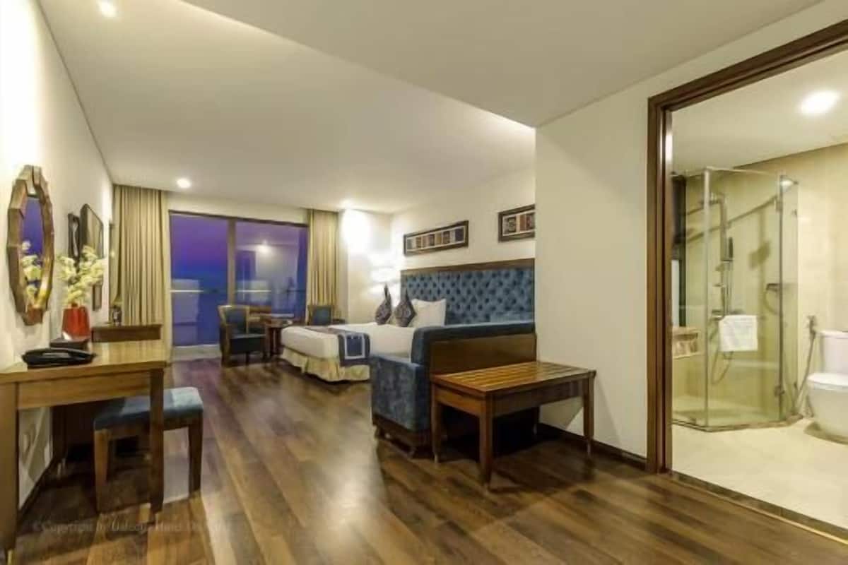 Premium bedding, minibar, in-room safe, blackout curtains