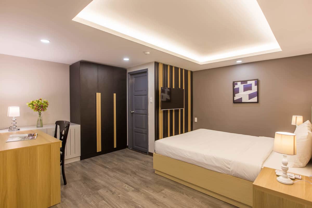 Deluxe Double Room | 1 bedroom, minibar, individually furnished, desk