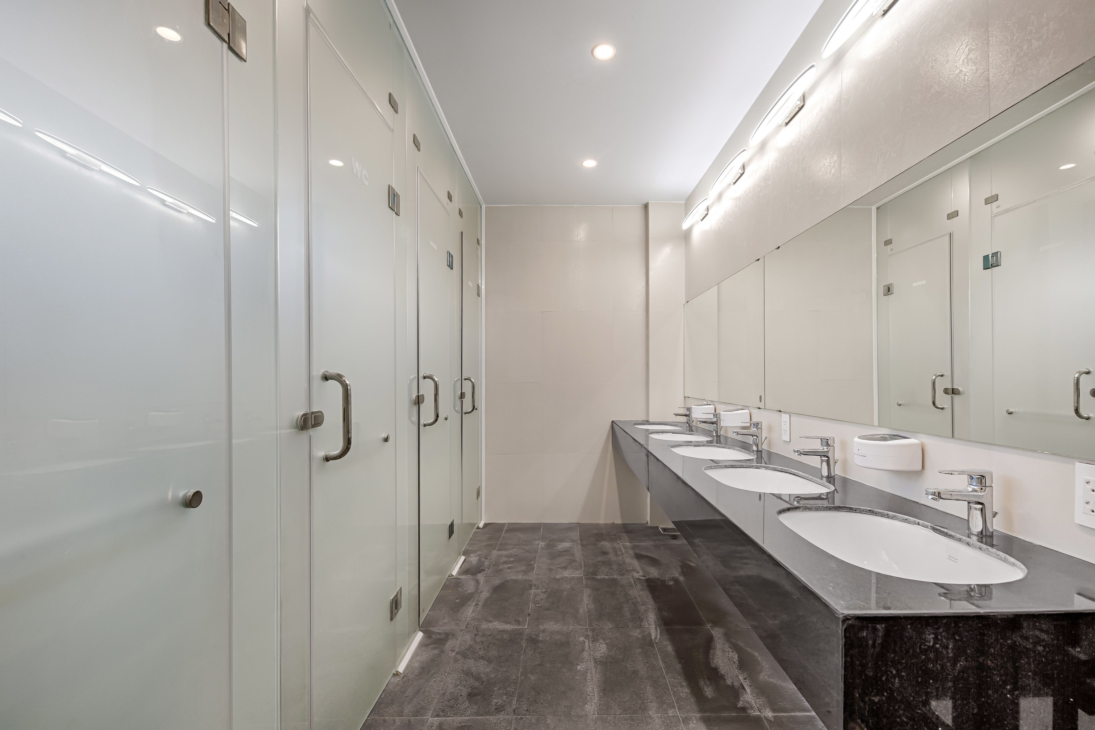 Bathroom amenities