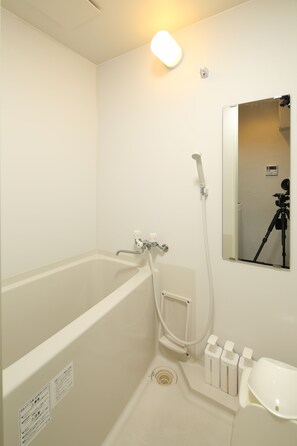 Casa (Private Vacation Home) | Baño | Tina con regadera, tina profunda, amenidades de baño gratuitas 